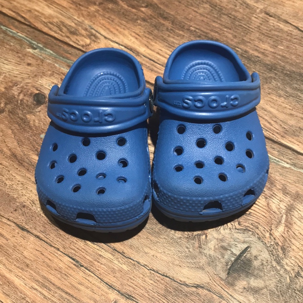 Toddler crocs